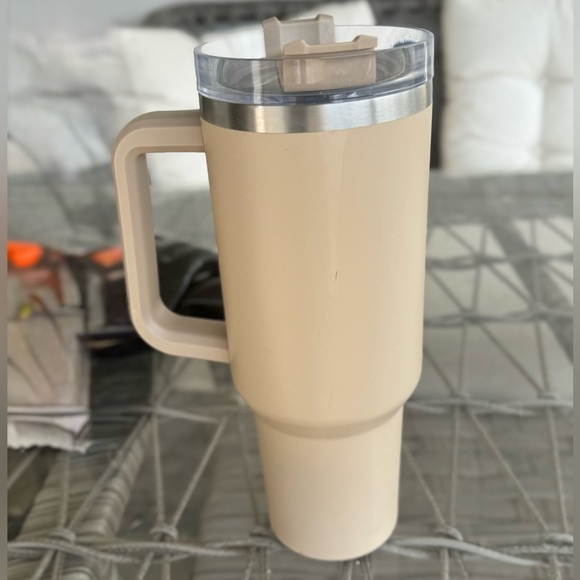 Stanley Adventure Quencher In Driftwood Travel Tumbler Straw Cup 40 oz - Picture 5 of 11